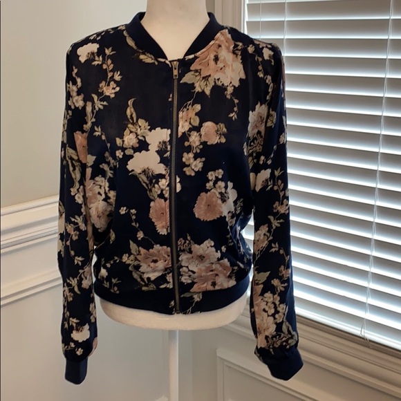 Evereve Jackets & Blazers - NWT Evereve Skies are Blue Floral Bomber Jacket